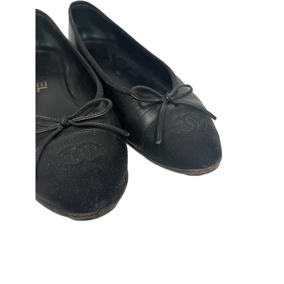 CHANEL Black Leather Grosgrain Cap Toe CC Logo Bow Ballet Flats Size 37.5 US 7.5 - Picture 9 of 11